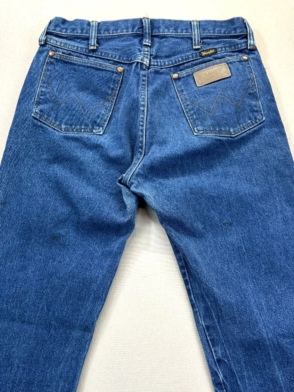Wrangler Straight Jeans Mens Size 32x33 Blue Denim Vintage 13MWZ Made in USA